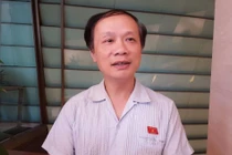 Là người thầy, đừng vin cớ ai cũng "gù" nên không thể "thẳng lưng"