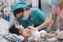 Ngộ độc thực phẩm, trẻ 4 tháng tuổi phải cấp cứu