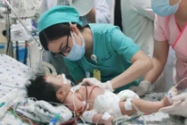 Ngộ độc thực phẩm, trẻ 4 tháng tuổi phải cấp cứu