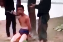 Kinh hoàng một nam thanh niên bị đánh đập, bịt mặt chôn sống