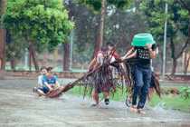 Nước mưa đầu mùa dễ độc