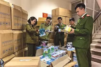 Lực lượng QLTT xử lý hơn 66.000 vụ vi phạm hàng giả, hàng nhái trong năm 2020