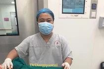 Cắt cả túi mật và 2/3 đại tràng vì có bệnh để lâu