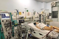 Lần đầu tiên dùng ECMO ba đường dẫn cứu bệnh nhi viêm cơ tim tối cấp