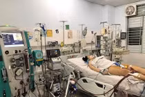 Lần đầu tiên dùng ECMO ba đường dẫn cứu bệnh nhi viêm cơ tim tối cấp