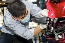 “Cơn lốc” thiếu chip khiến nhiều mẫu ô tô tại Việt Nam khan hàng