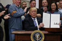 Mỹ áp thuế nhôm, thép: Phản ứng mạnh mẽ