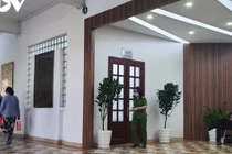 Công an khám xét nơi làm việc của Giám đốc Bệnh viện Mắt TPHCM