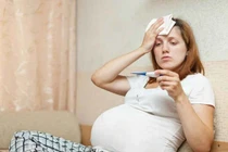 Thai phụ làm gì khi lên cơn sốt?