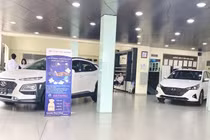 Ô tô giảm giá kịch sàn vẫn vắng khách