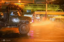 Phun hoá chất khử trùng hai bệnh viện ở Đà Nẵng