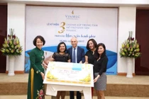 Hơn 300 em bé ra đời từ thụ tinh ống nghiệm thành công tại Vinmec