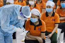 Gói hỗ trợ 26.000 tỷ đồng: Người bị cách ly được hỗ trợ tiền ăn ra sao?