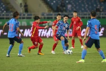 Việt Nam 0-1 Nhật Bản: Thầy Park quá khó khăn dù chỉ kiếm 1 điểm