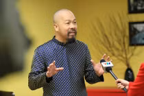 Nhà thiết kế Đức Hùng: Thời trang có thể “vá” lại nỗi buồn và cảm xúc 