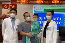 Mũi bé trai 3 tuổi hoại tử vì pin điện tử kẹt bên trong