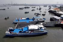 Gắn bảng thông báo tốc độ phương tiện thủy cao tốc chở khách