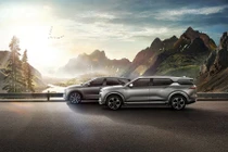 Hai mẫu xe điện VF 8 và VF 9 của VinFast đang nhận đặt hàng trên toàn cầu.