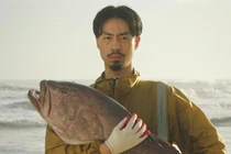 Cá khổng lồ trong MV “Mang tiền về cho mẹ” của Đen Vâu là cá gì?