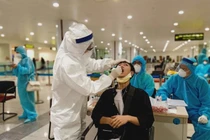 Từ "bài học Vân Đồn", Hà Nội xét nghiệm toàn bộ nhân viên sân bay Nội Bài