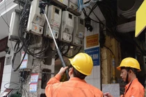 Nắng nóng kéo dài, dân lại "rét run" vì tiền điện?