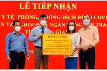 Đại diện Tập đoàn T&T Group và Ngân hàng SHB trao tặng trang thiết bị vật tư y tế hỗ trợ công tác phòng, chống dịch Covid-19 cho tỉnh Lâm Đồng và Kiên Giang.
