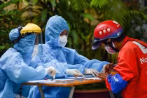 Lãnh đạo HCDC giải thích vì sao xét nghiệm "dày" với shipper