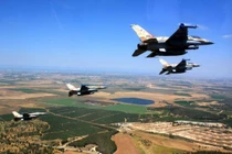 Không quân Israel lại không kích Dải Gaza