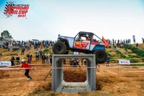 Những khoảnh khắc kịch tính, ấn tượng, mãn nhãn tại Giải đua xe địa hình VOC 2021