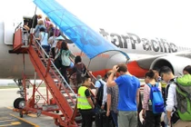 Vắng khách thừa ghế, giá vé máy bay lại rẻ bèo