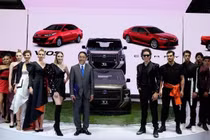 Tại Việt Nam, không ít khách hàng dựa vào yếu tố phong thủy về màu sắc làm tiêu chí quan trọng khi quyết định xuống tiền mua xe.