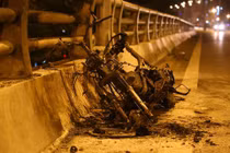 Tìm chủ nhân xe Air Blade tự bốc cháy ở Hà Nội