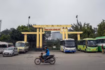 Những công viên ở Hà Nội bị 'xén đất' làm nhà hàng, quán cà phê