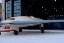 UAV Nga S-70 Okhotnik được trang bị ống phụt dòng khí phẳng