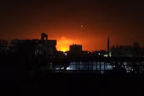 Video đường ống dẫn khí Ả rập cháy cao 50m do vụ nổ khủng bố, toàn bộ Syria mất điện