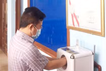 Máy phun hơi rửa tay khô tự động