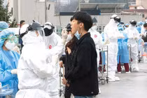 Dịch COVID-19 kéo dài 18-24 tháng ở nhiều nơi, nguy cơ xâm nhập Việt Nam vẫn hiện hữu