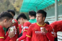 U23 Việt Nam uống trà gừng chống lạnh ở Kyrgyzstan
