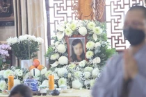 Bố đẻ bé gái bị bạo hành không muốn con được cầu siêu