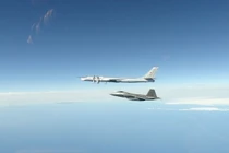 Nga – Mỹ "vờn nhau" liên tục bằng máy bay ném bom chiến lược 