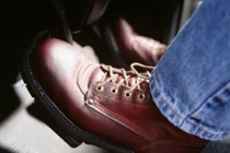 Kỹ thuật phanh xe ô tô cho người mới học