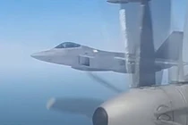 Mỹ tung F-22 kèm chặt máy bay ném bom chiến lược Nga