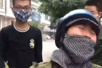 Người phụ nữ bán hàng rong muốn chính quyền phường mang xe đến nhà trả