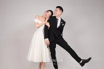 Hé lộ bộ ảnh cưới của Karik và Thuý Ngân khiến dân mạng bất ngờ