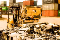 Doanh nghiệp cảng biển "khổ" vì container phế liệu