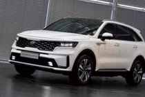 Kia Sorento giảm giá sốc, lăn bánh chỉ từ 867 triệu đồng 