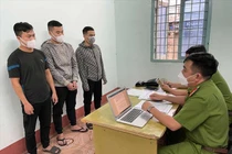 Các đối tượng tại cơ quan Công an.