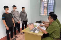 Các đối tượng tại cơ quan Công an.