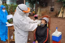 Để lây lan dịch trong đám tang, chủ tịch xã bị tạm dừng công tác