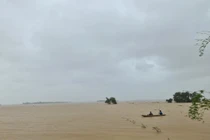 Mênh mông nước lũ